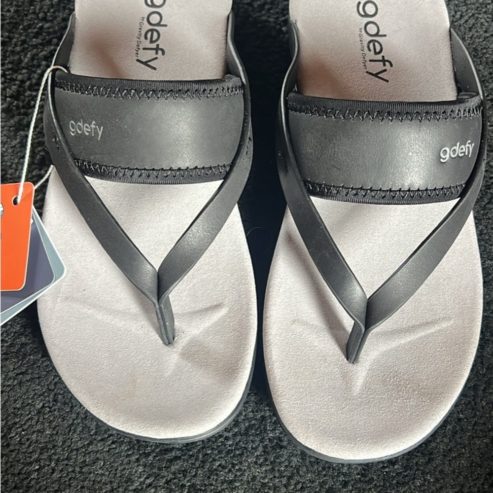 Gdfey sandal brand new